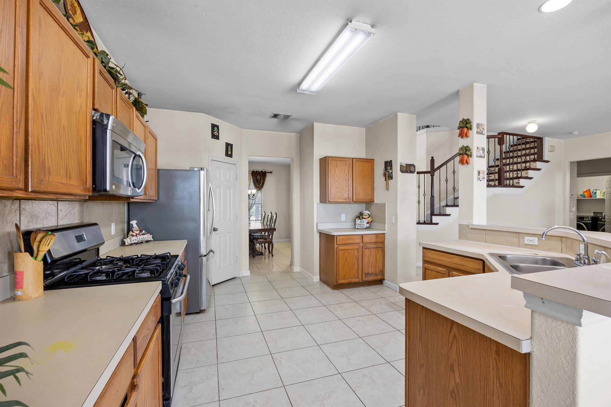 3502 Shiraz LOOP
