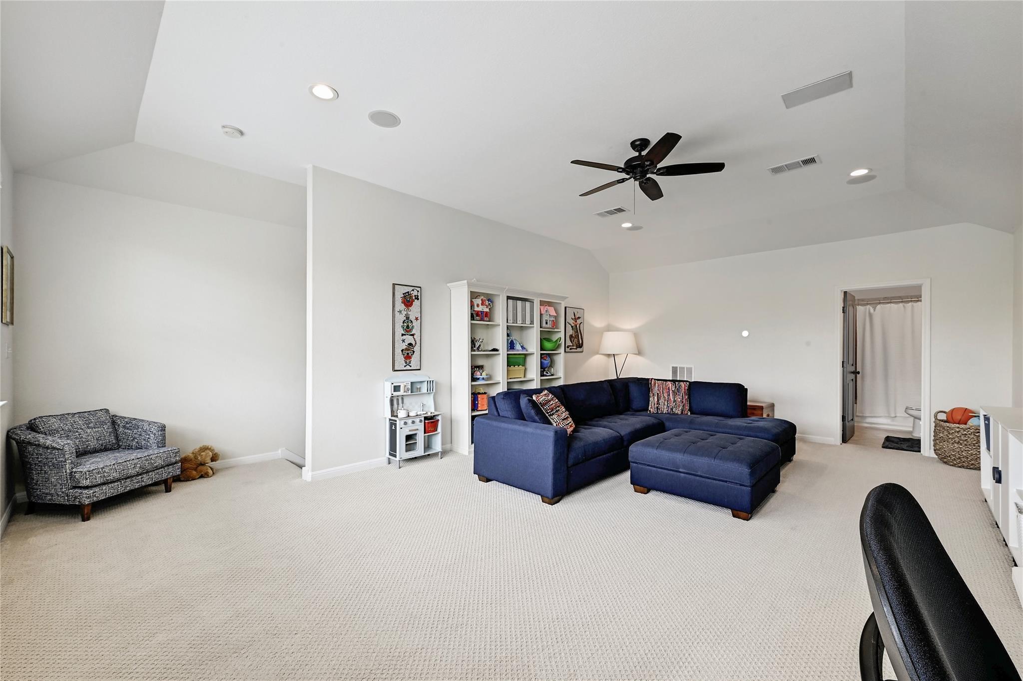 2312 Citrine CV