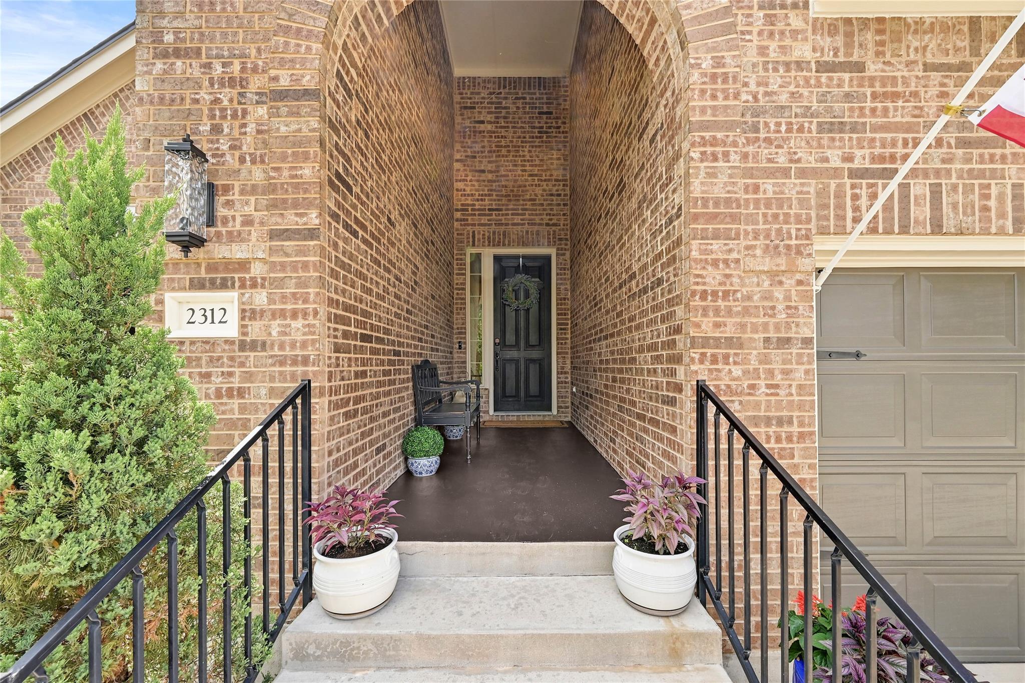 2312 Citrine CV