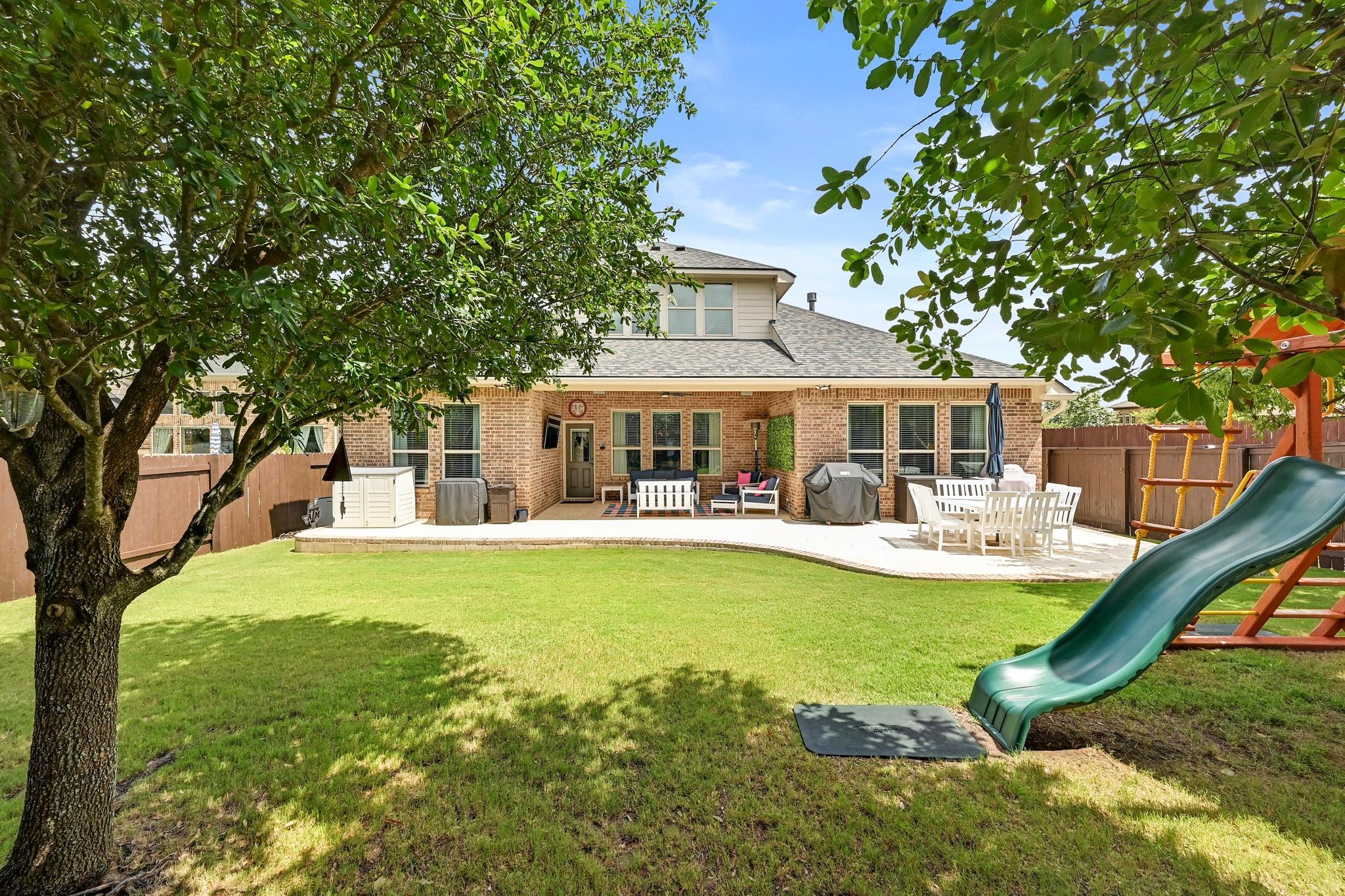 2312 Citrine CV