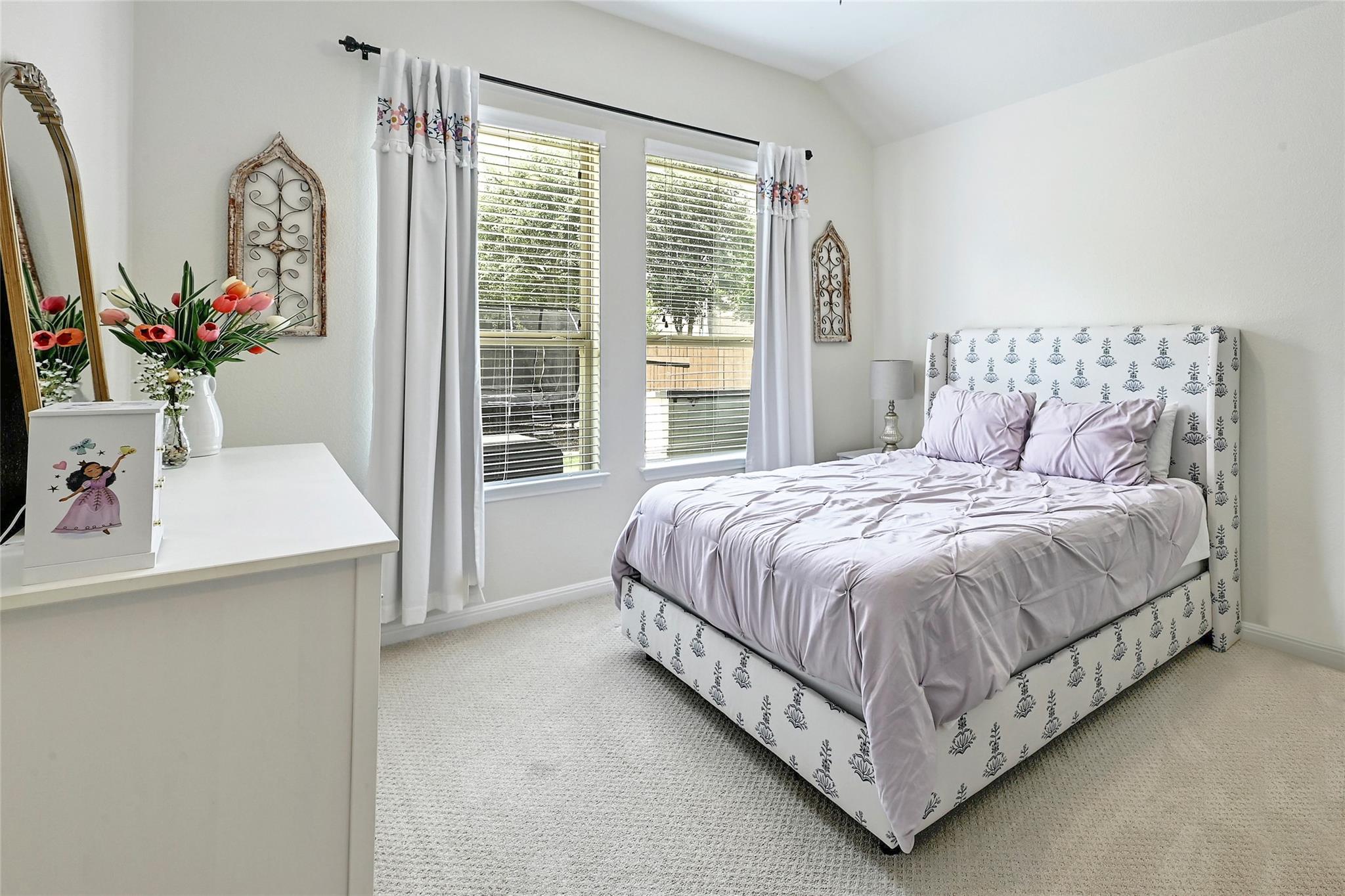 2312 Citrine CV