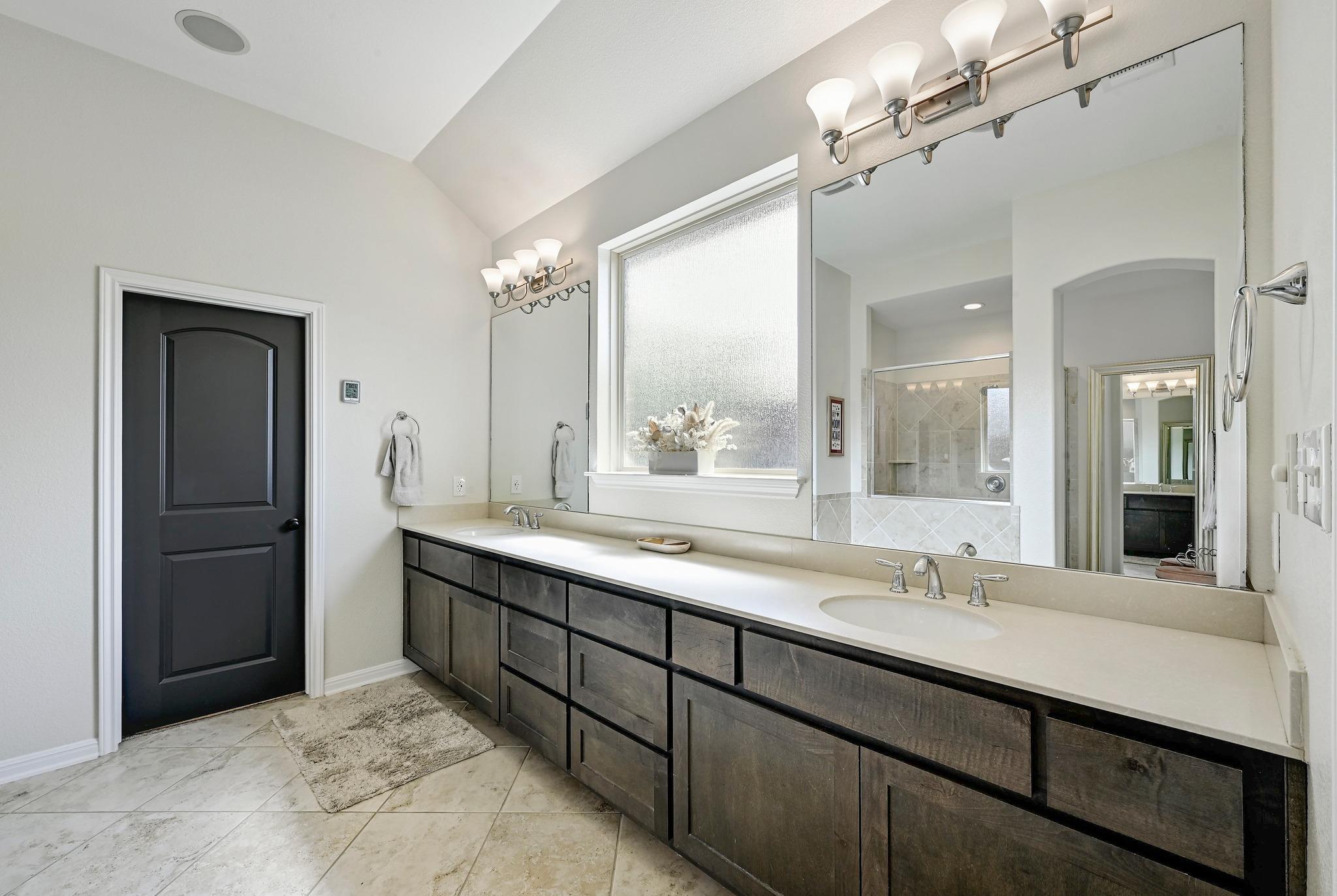 2312 Citrine CV
