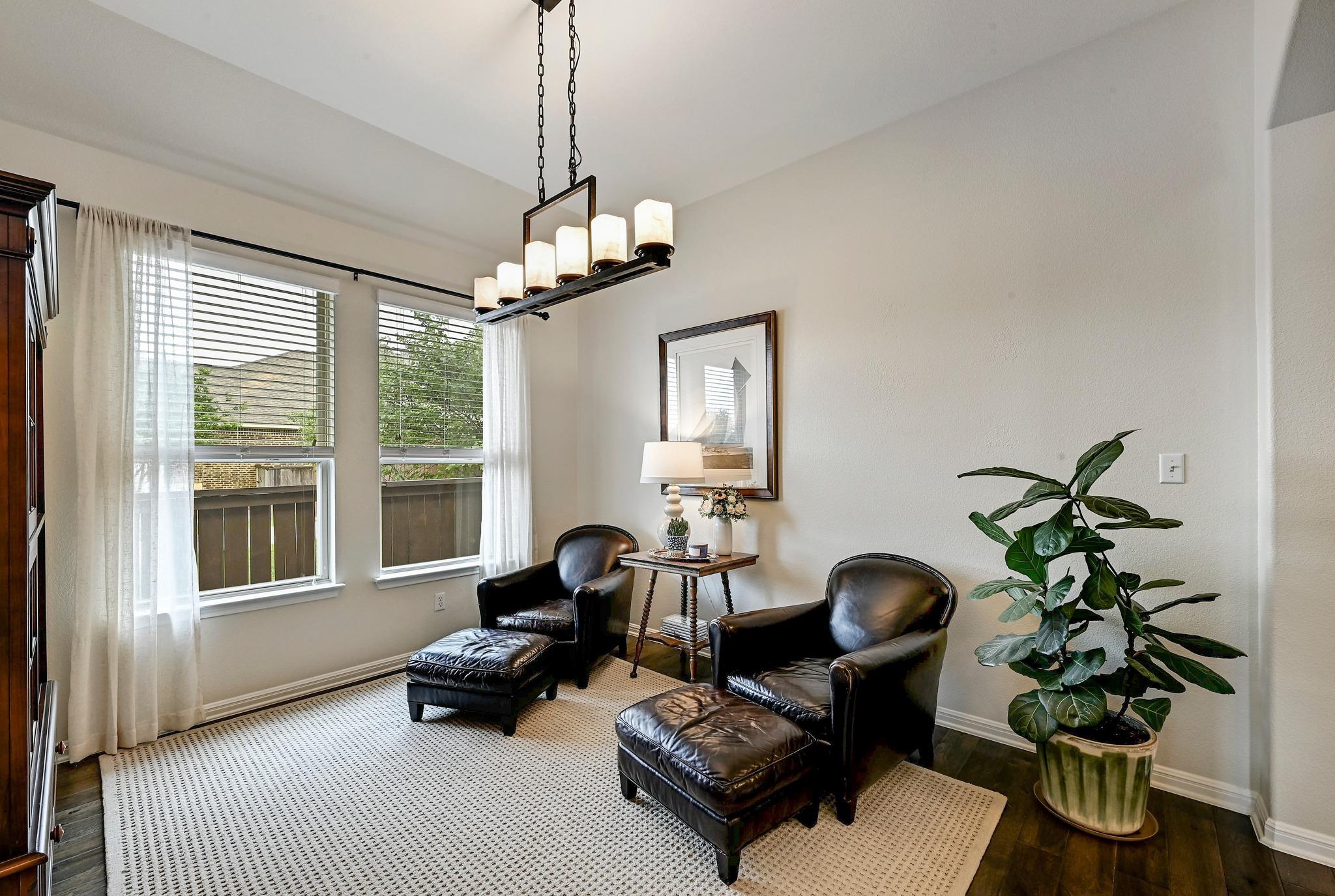 2312 Citrine CV