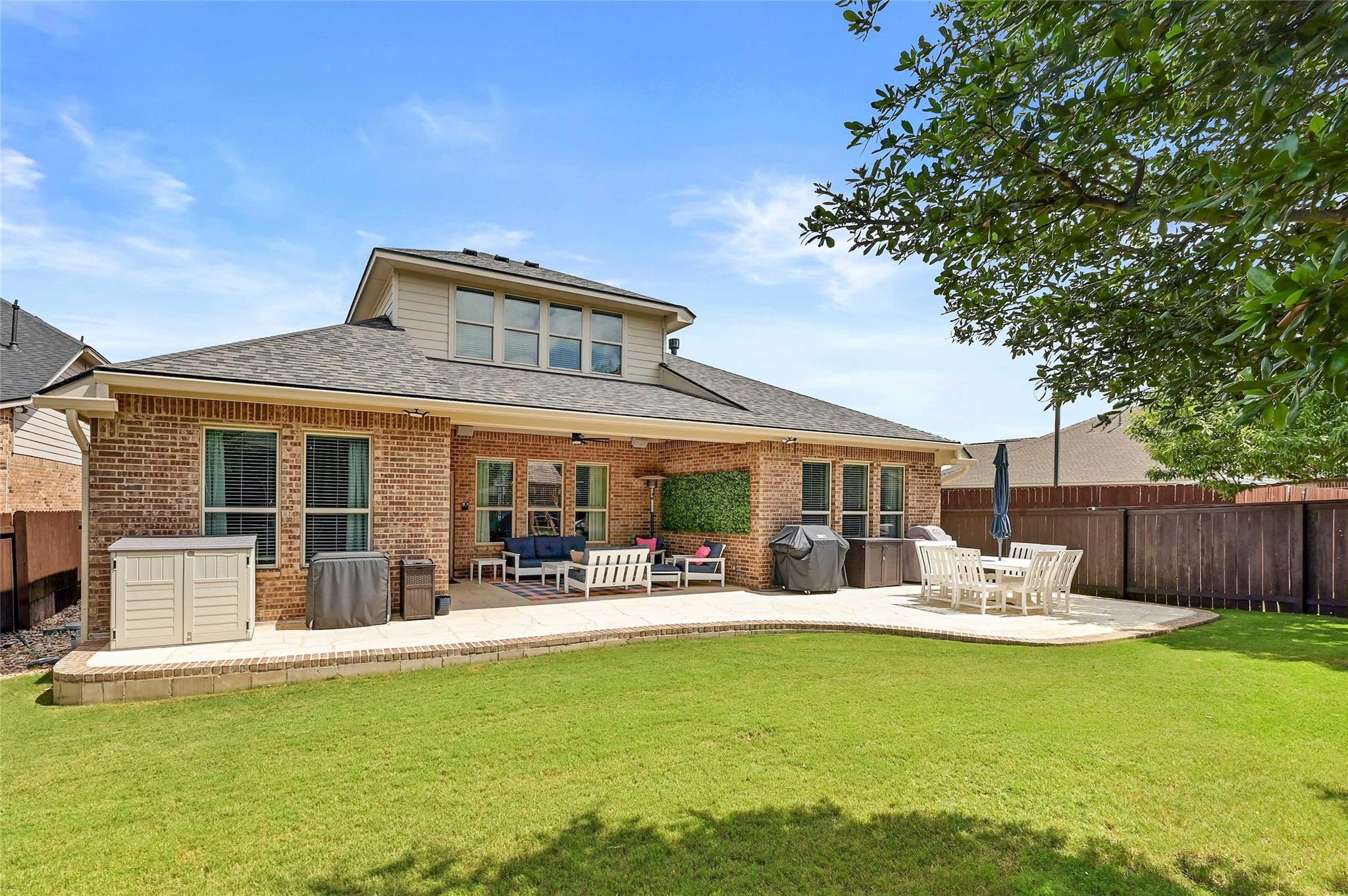 2312 Citrine CV