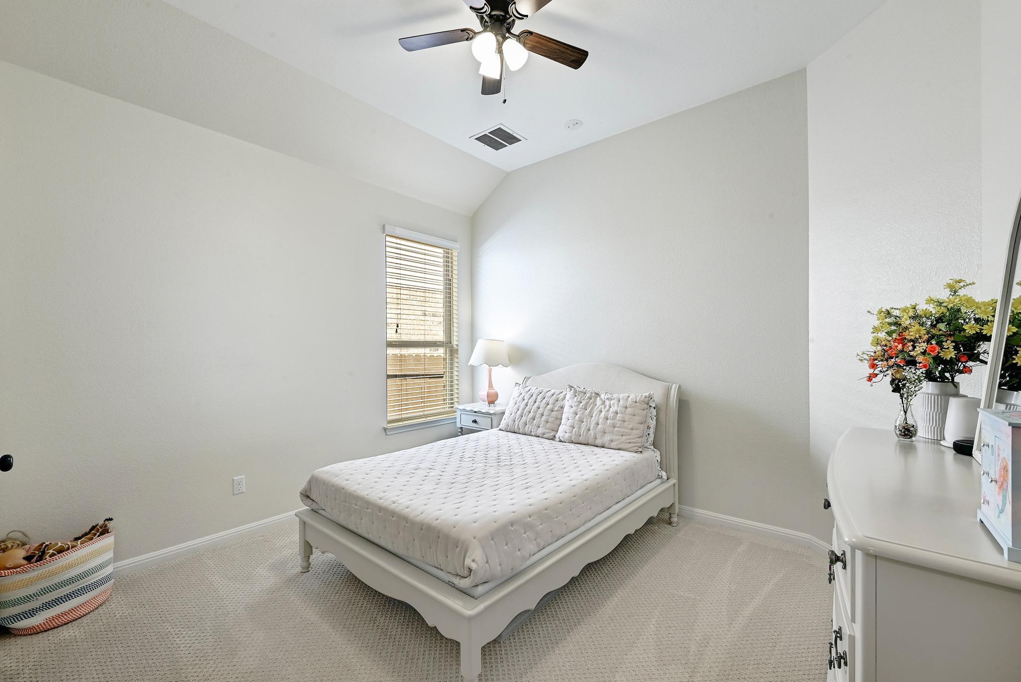 2312 Citrine CV