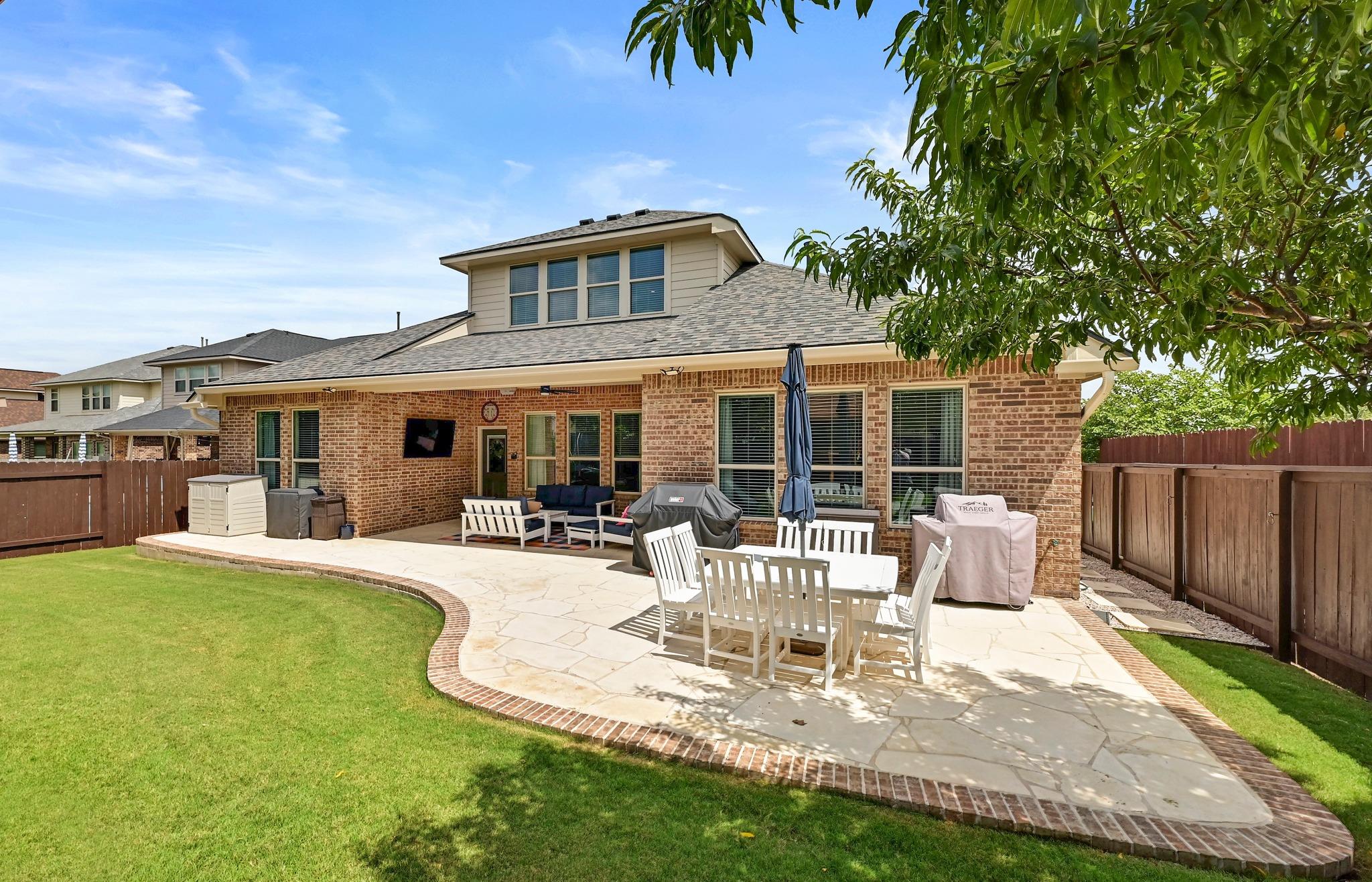 2312 Citrine CV