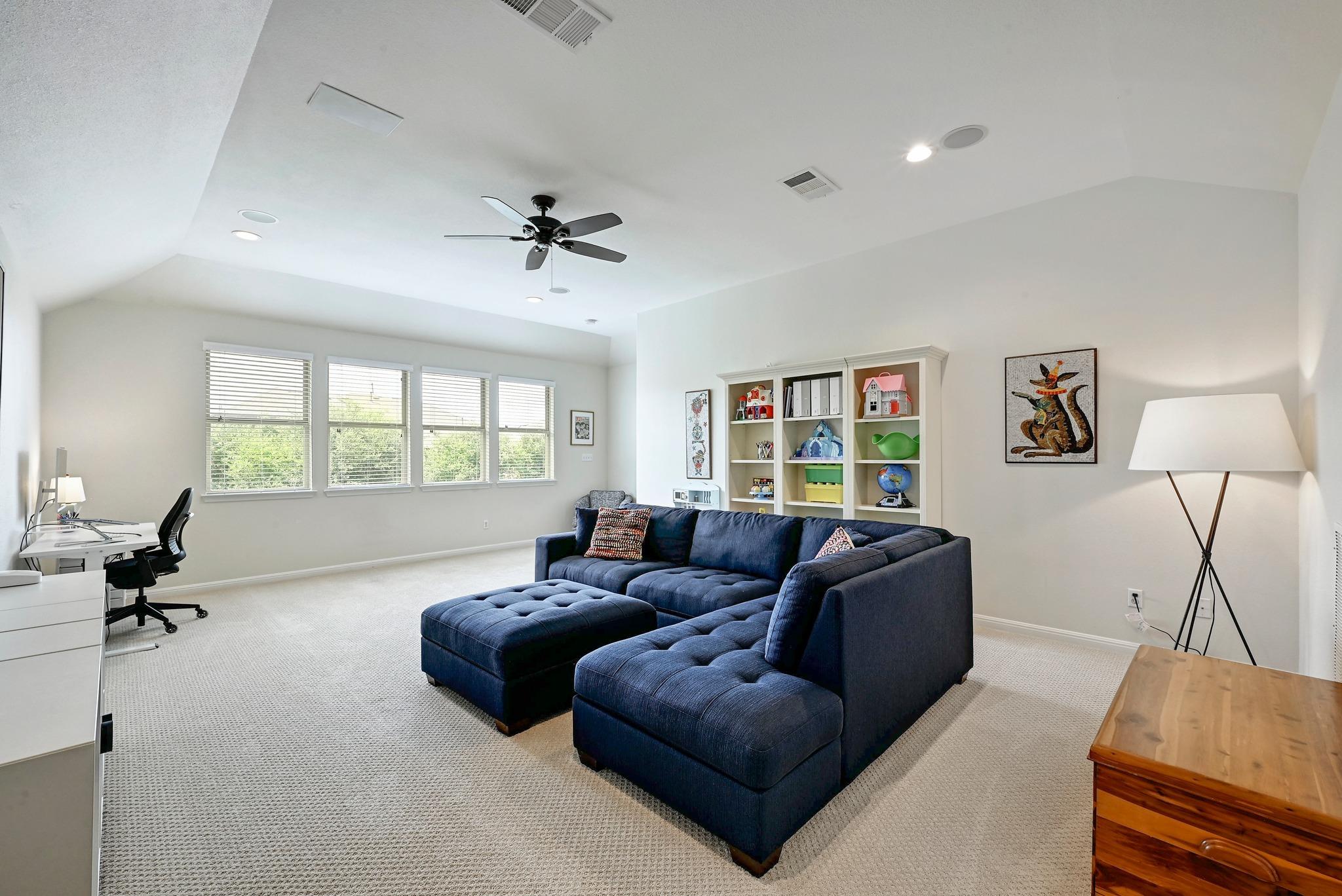 2312 Citrine CV
