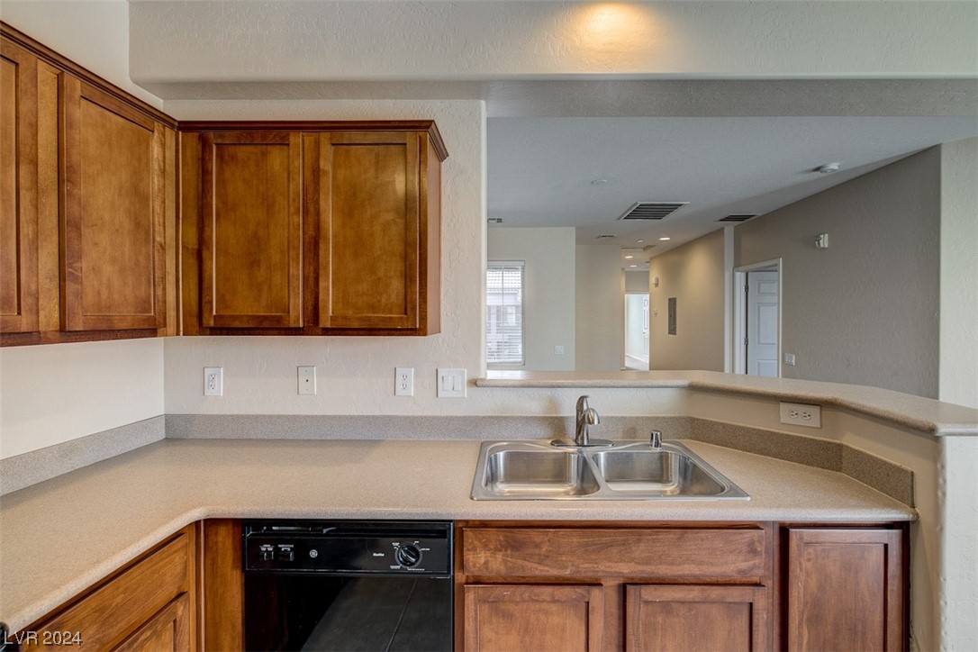 6868 Sky Pointe Drive 2092