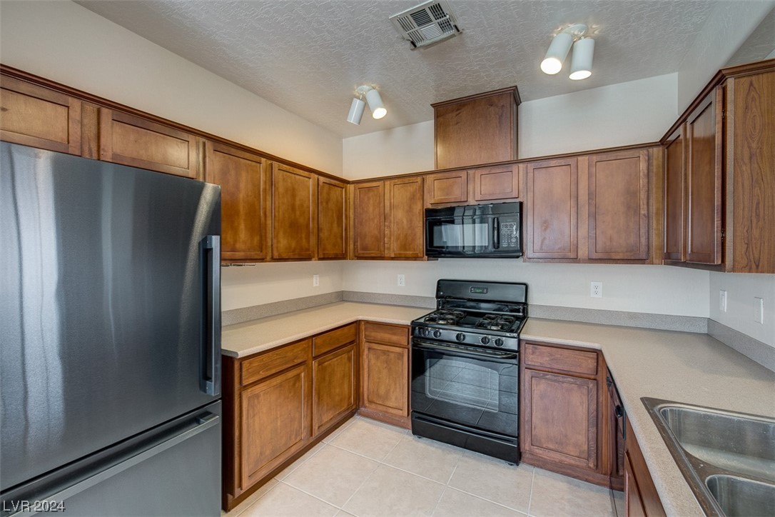 6868 Sky Pointe Drive 2092