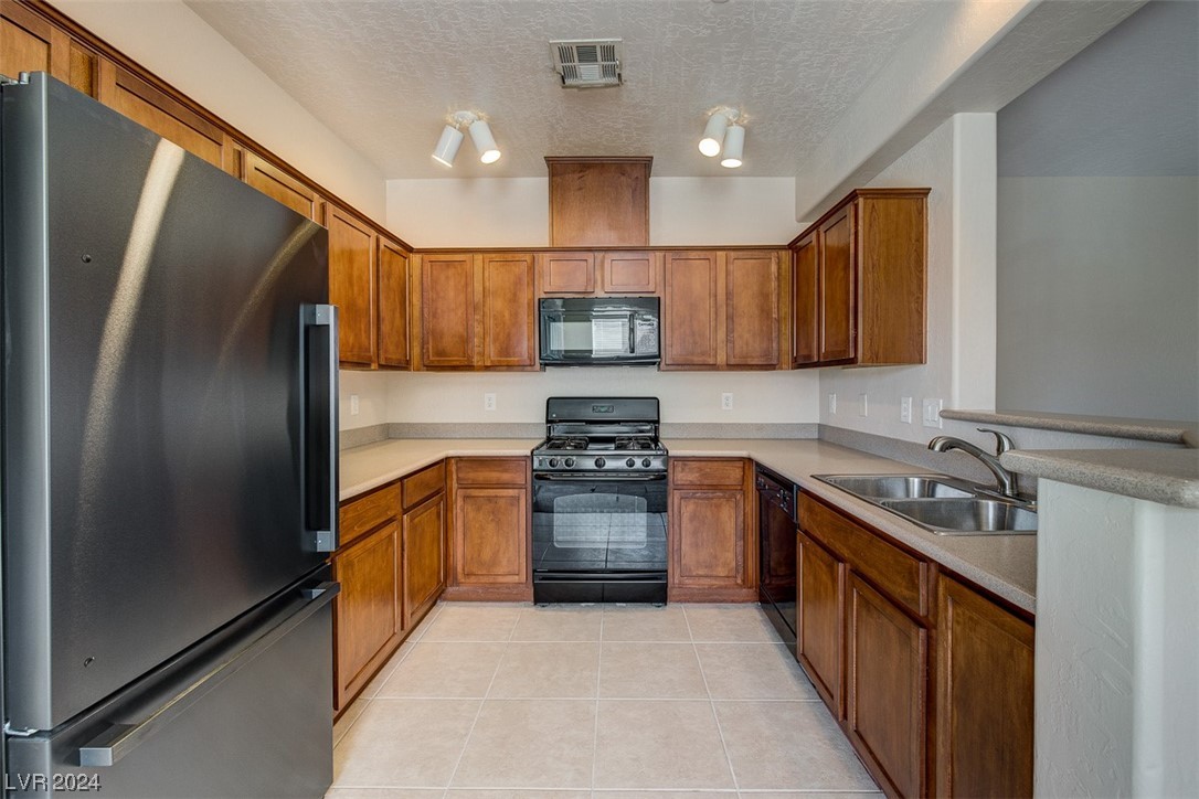 6868 Sky Pointe Drive 2092