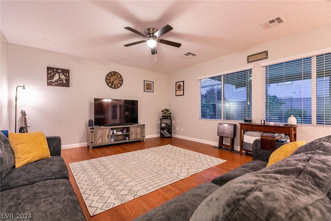 1121 Barron Creek Avenue