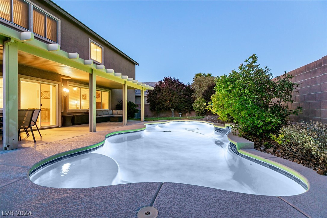 1121 Barron Creek Avenue