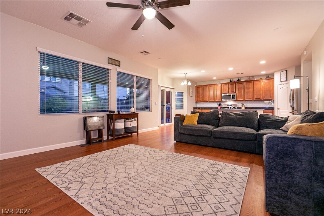 1121 Barron Creek Avenue