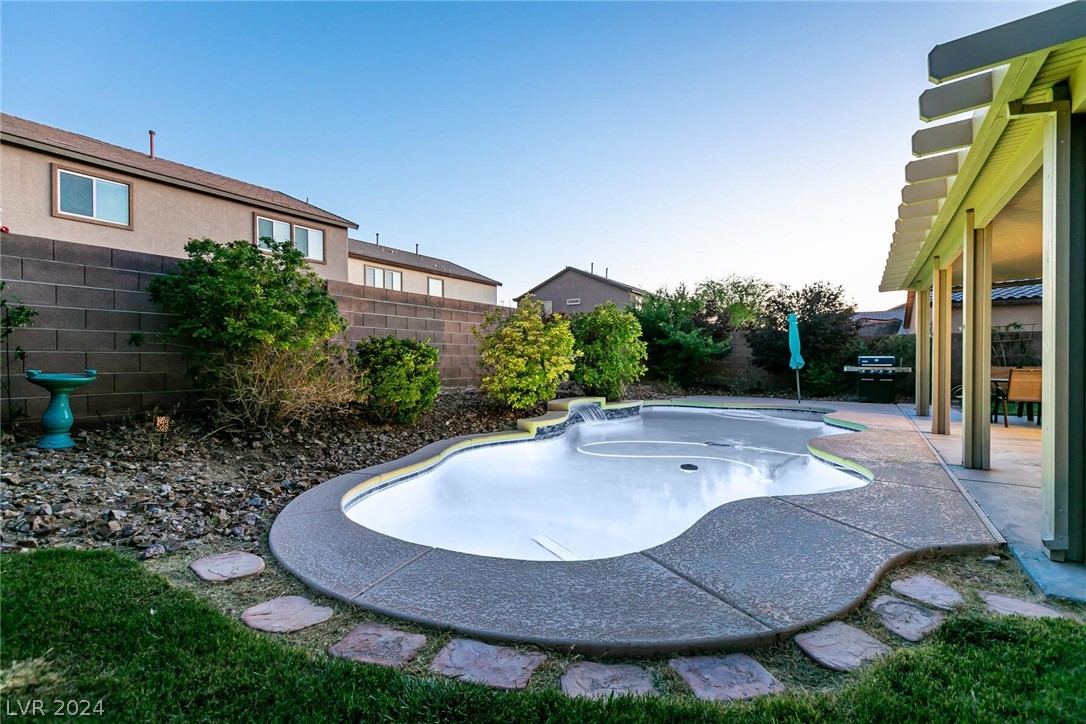 1121 Barron Creek Avenue