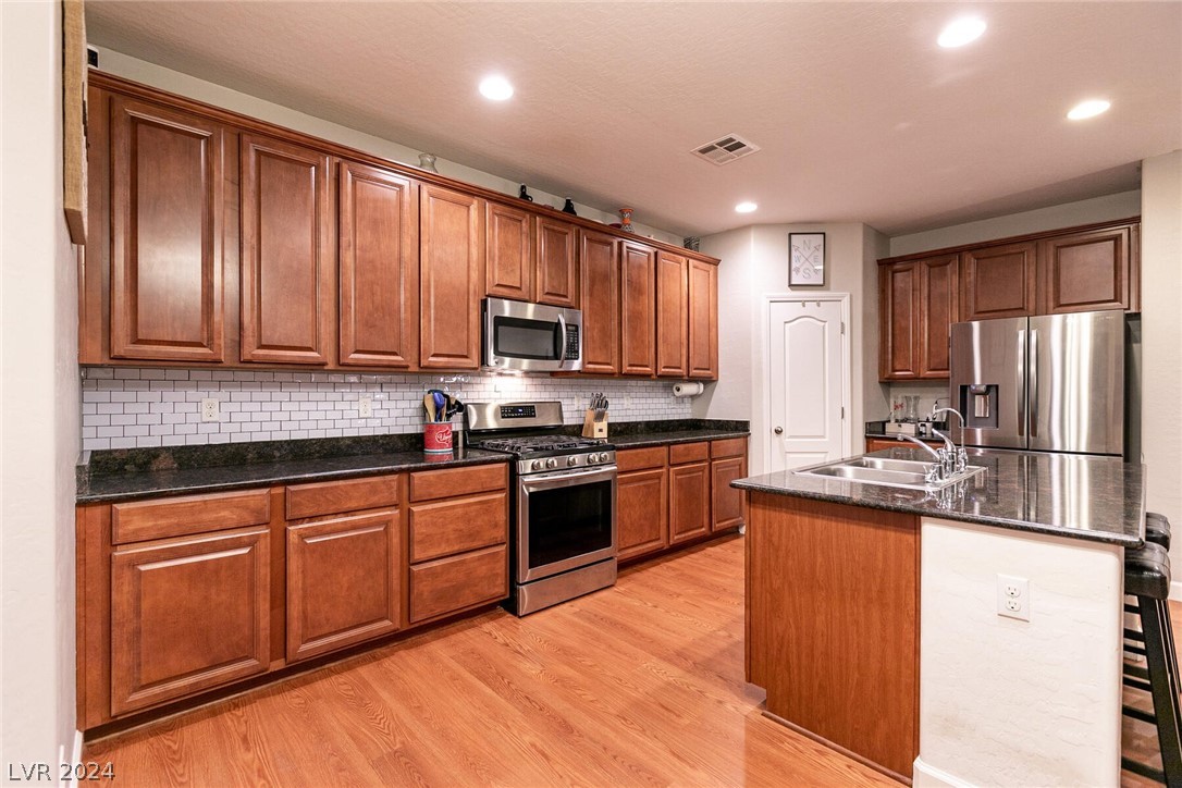 1121 Barron Creek Avenue