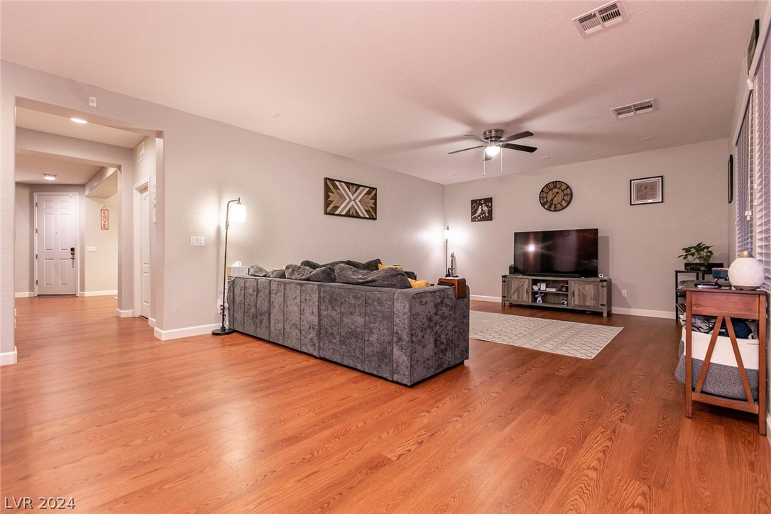 1121 Barron Creek Avenue