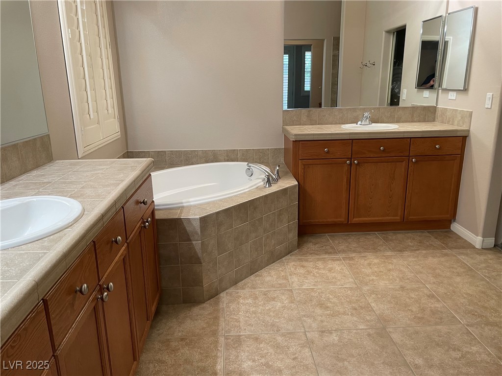 4121 Erinbird Avenue