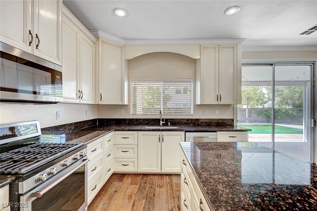 5549 Green Ferry Avenue