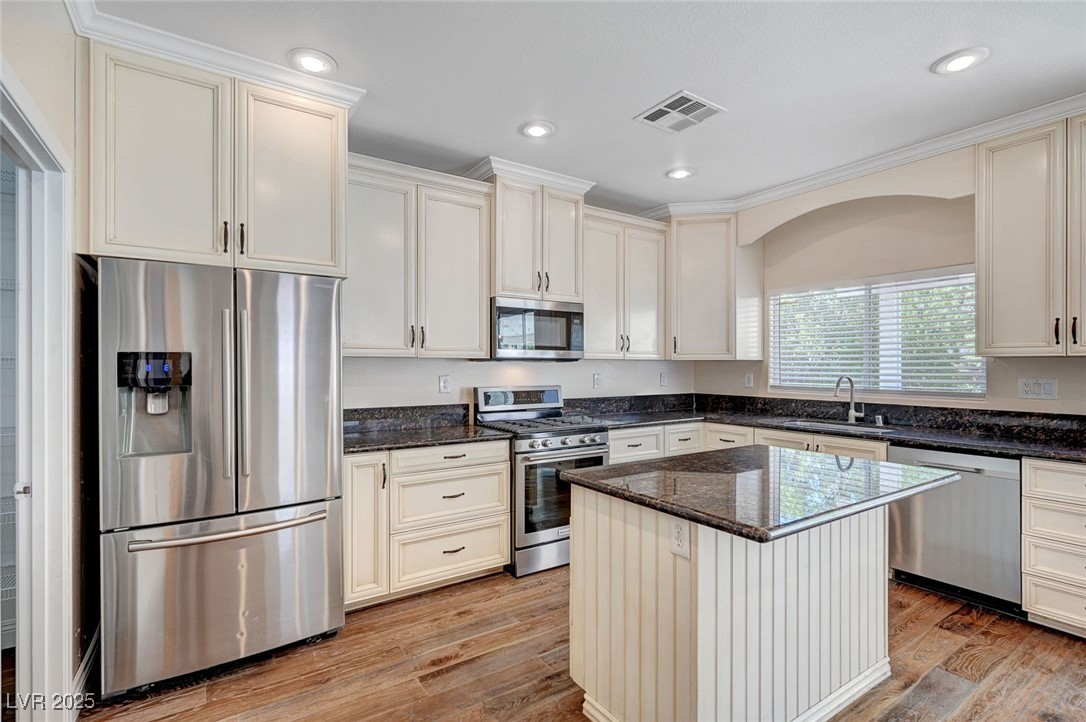 5549 Green Ferry Avenue