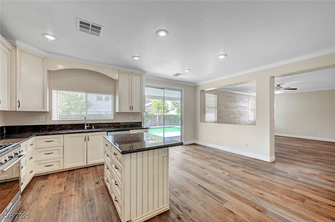 5549 Green Ferry Avenue