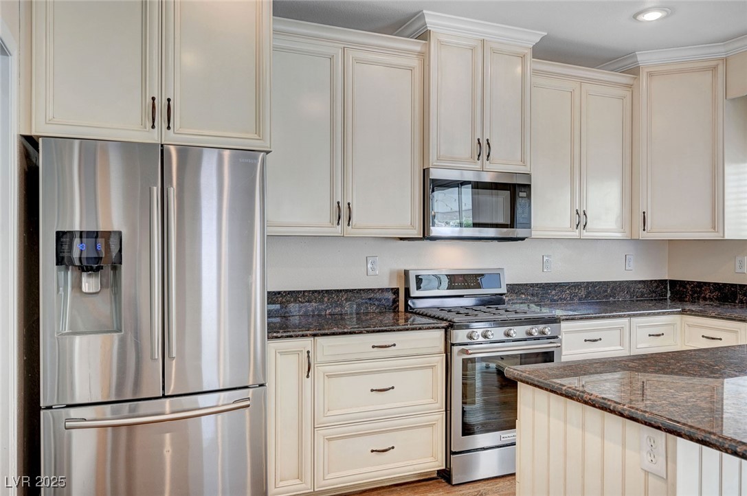 5549 Green Ferry Avenue