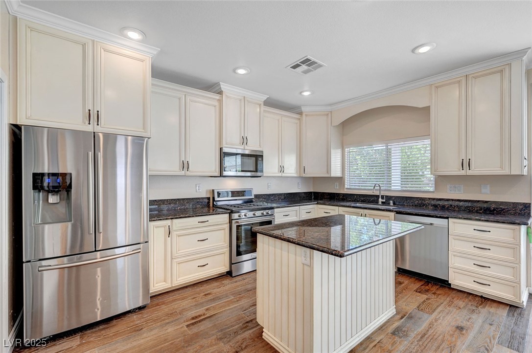 5549 Green Ferry Avenue