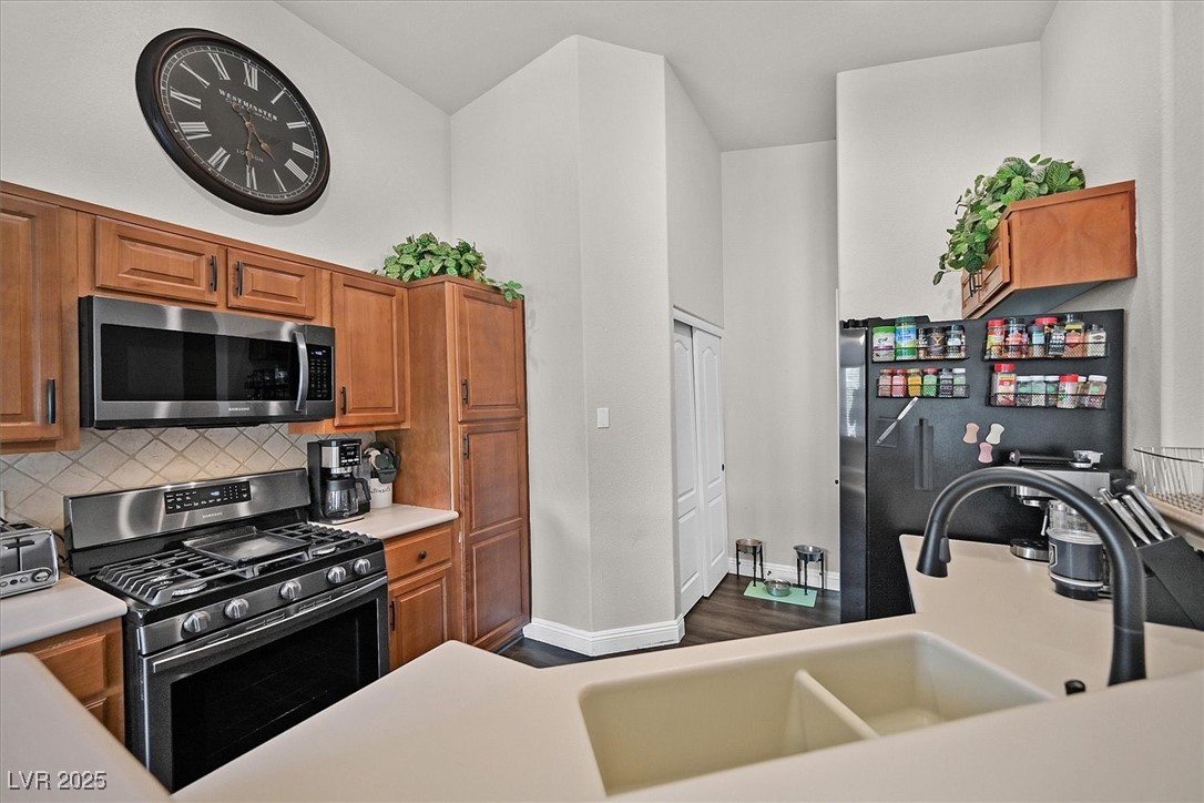 9157 Fish Tail Avenue 101