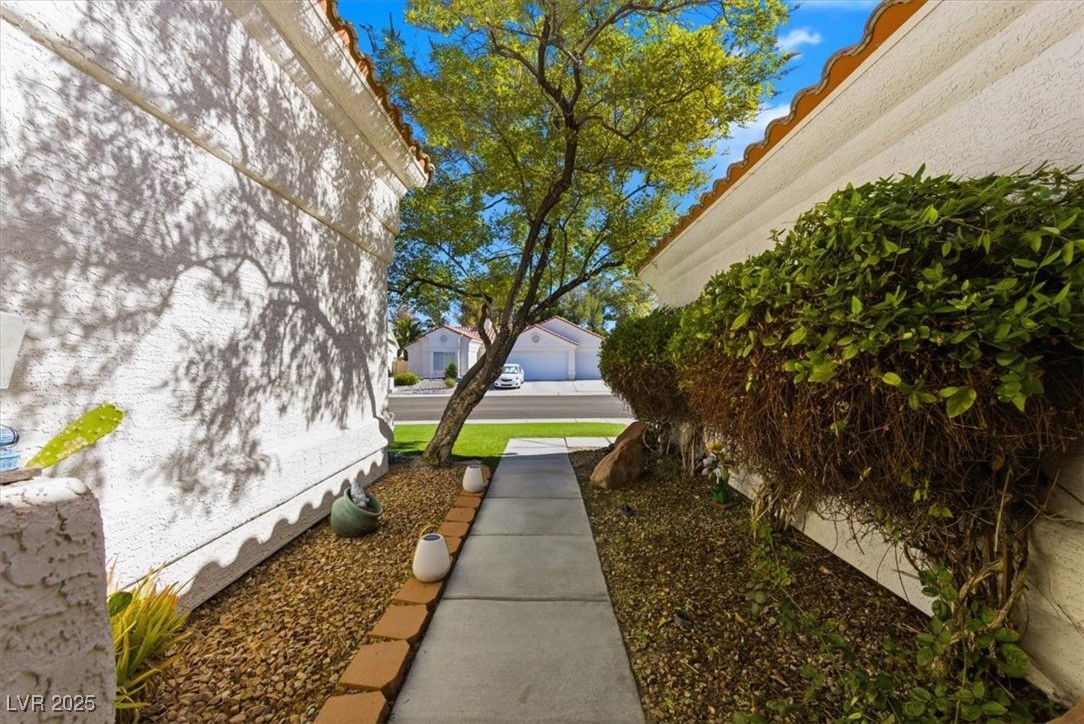 4701 Victoria Beach Way