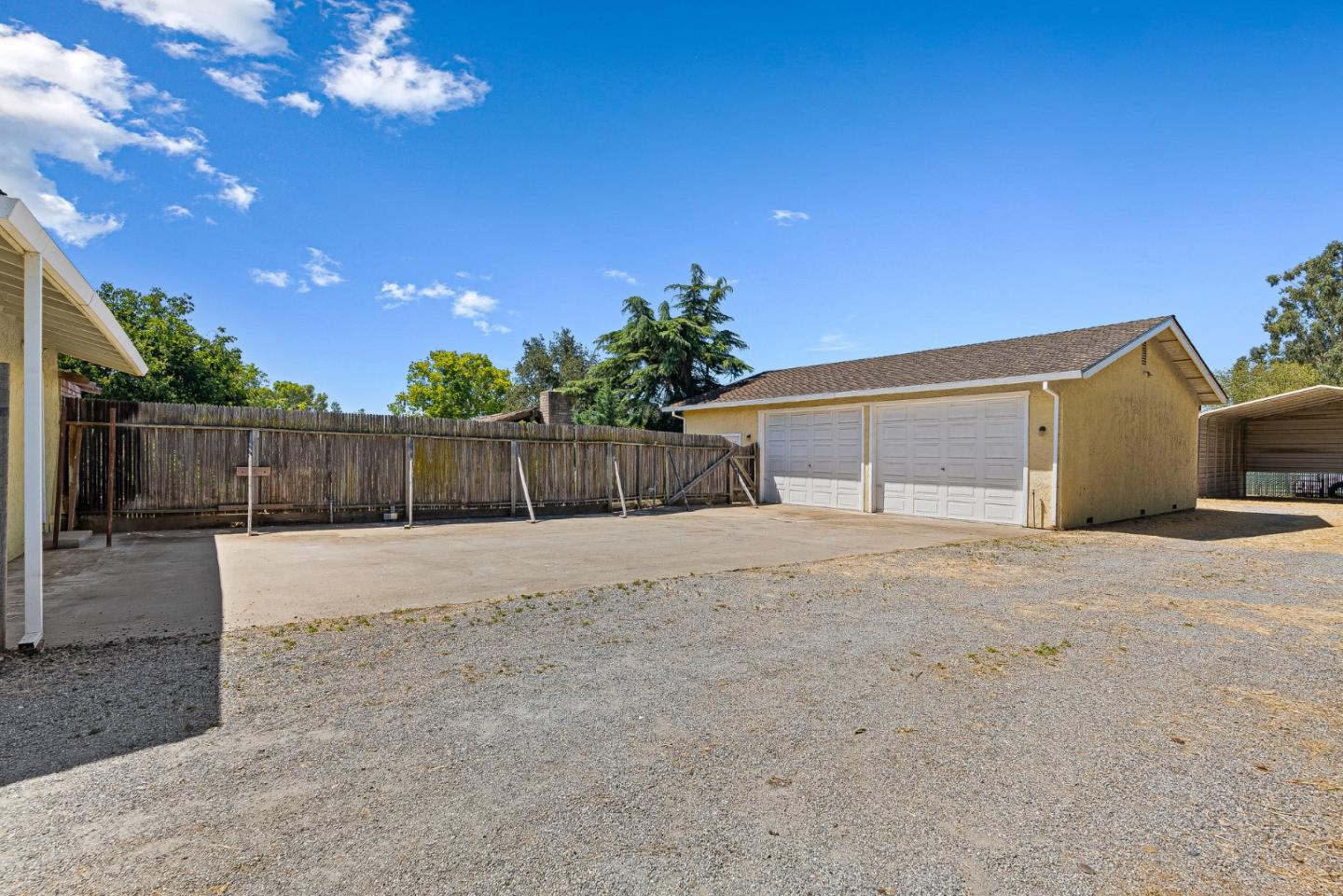 10595 Foothill AVE