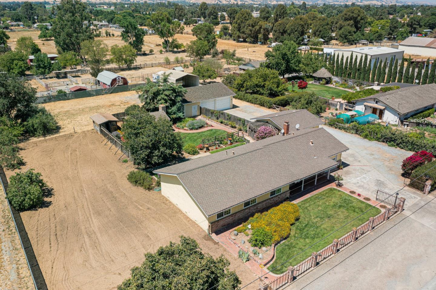 10595 Foothill AVE