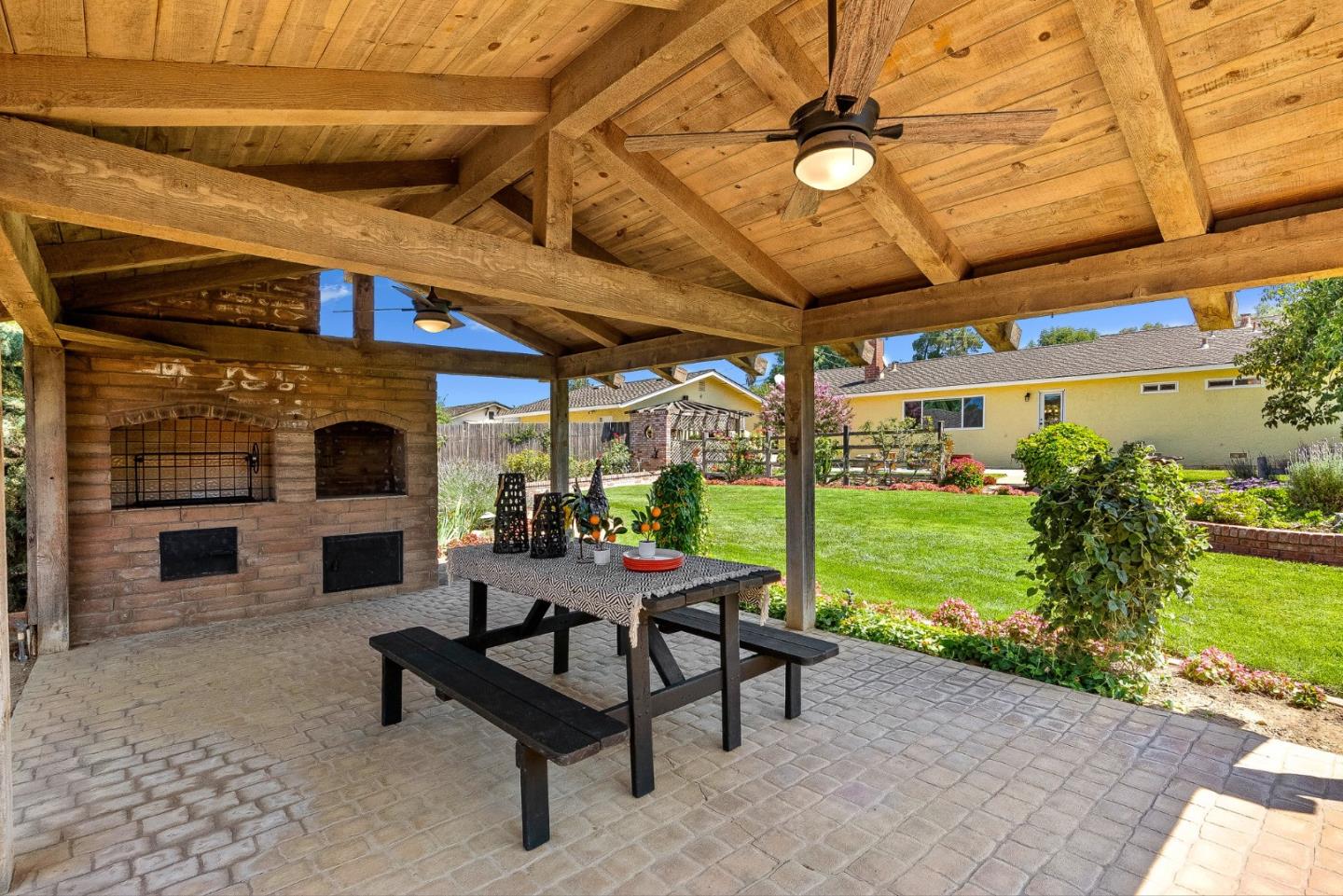 10595 Foothill AVE