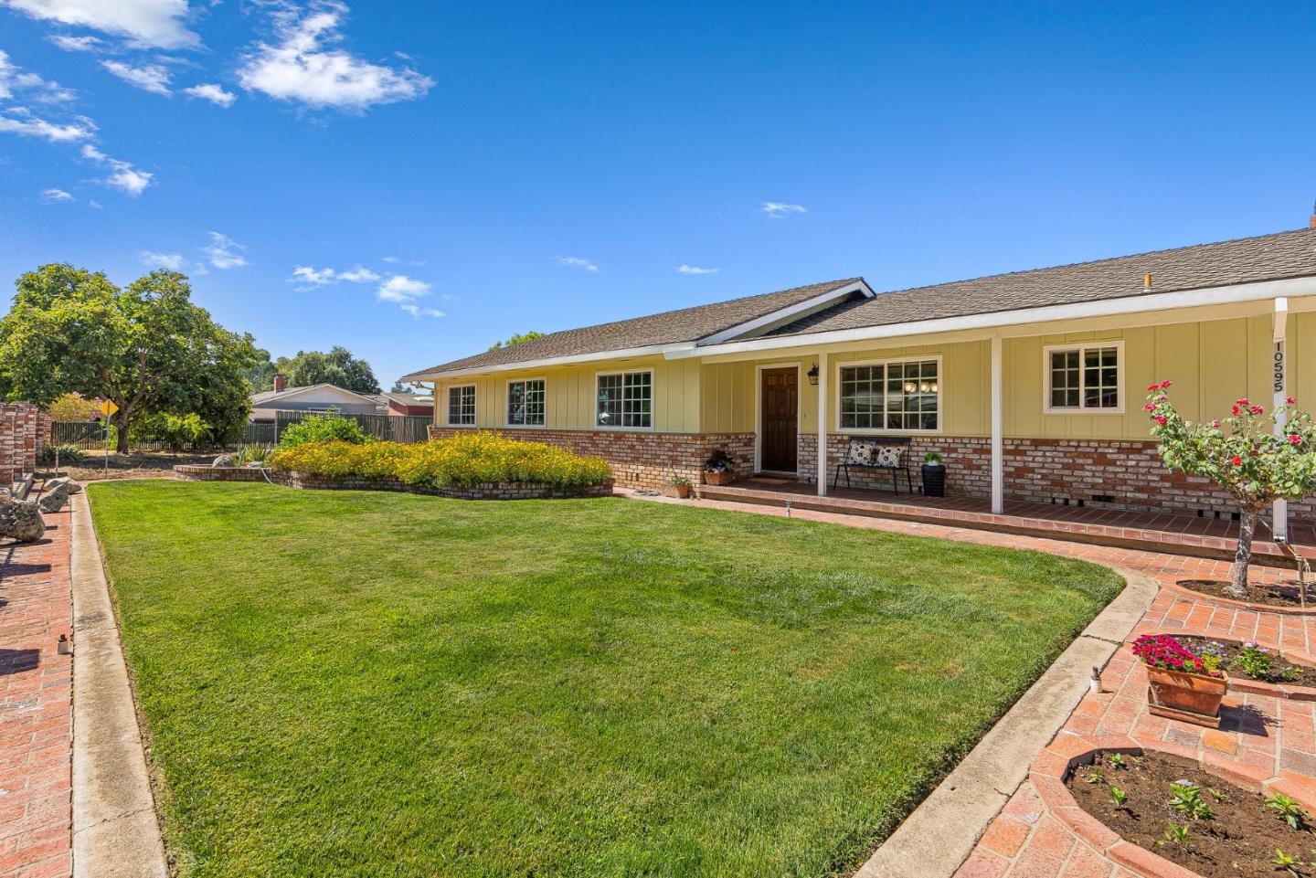 10595 Foothill AVE