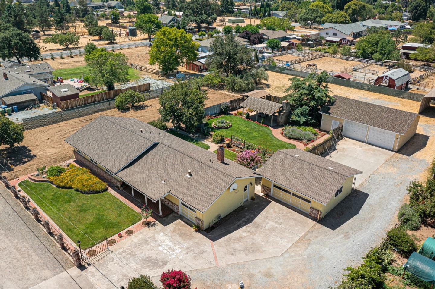 10595 Foothill AVE