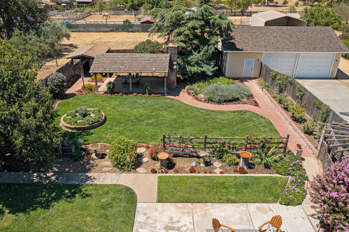 10595 Foothill AVE