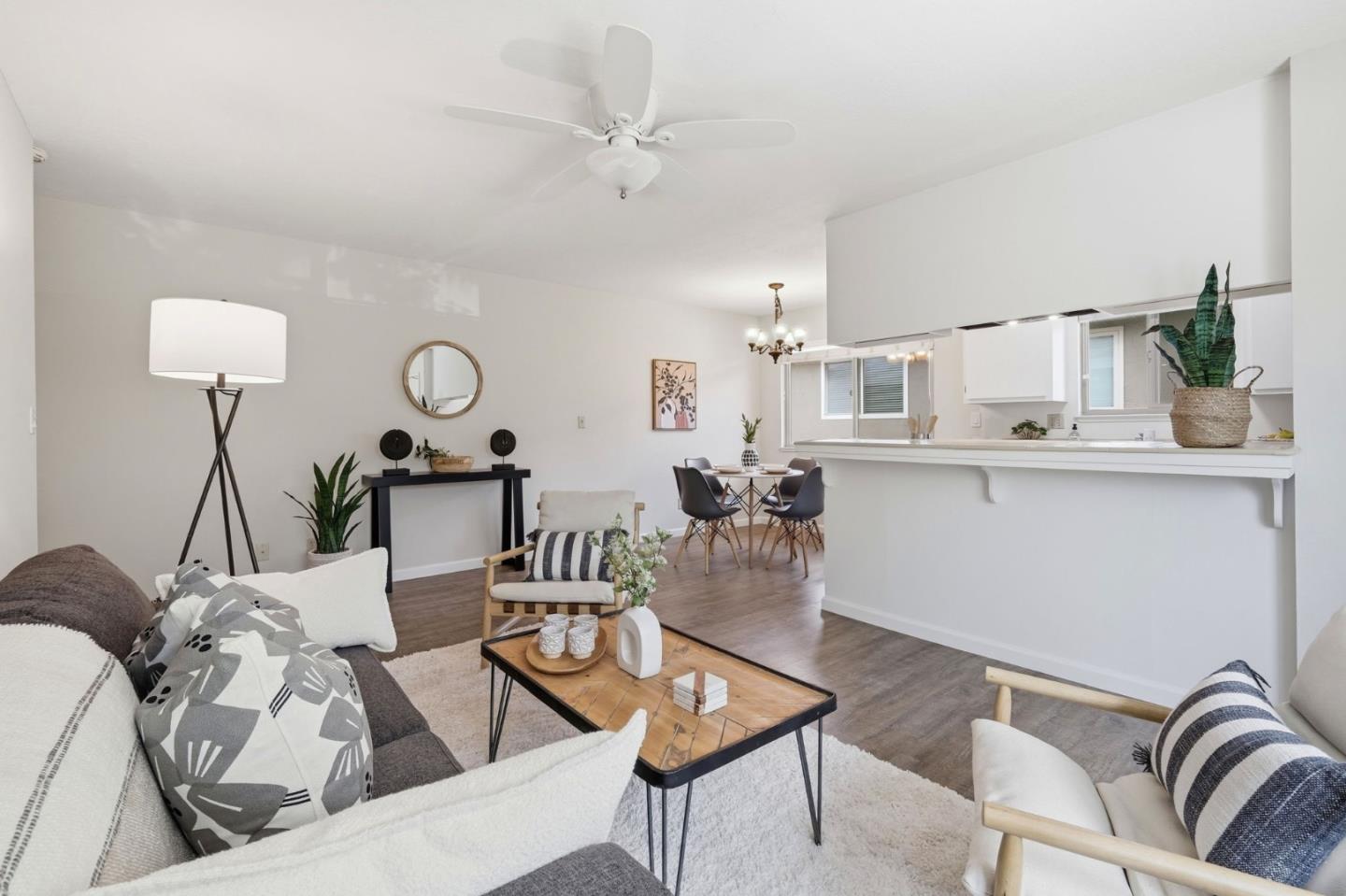 1400 Ruby CT 4
