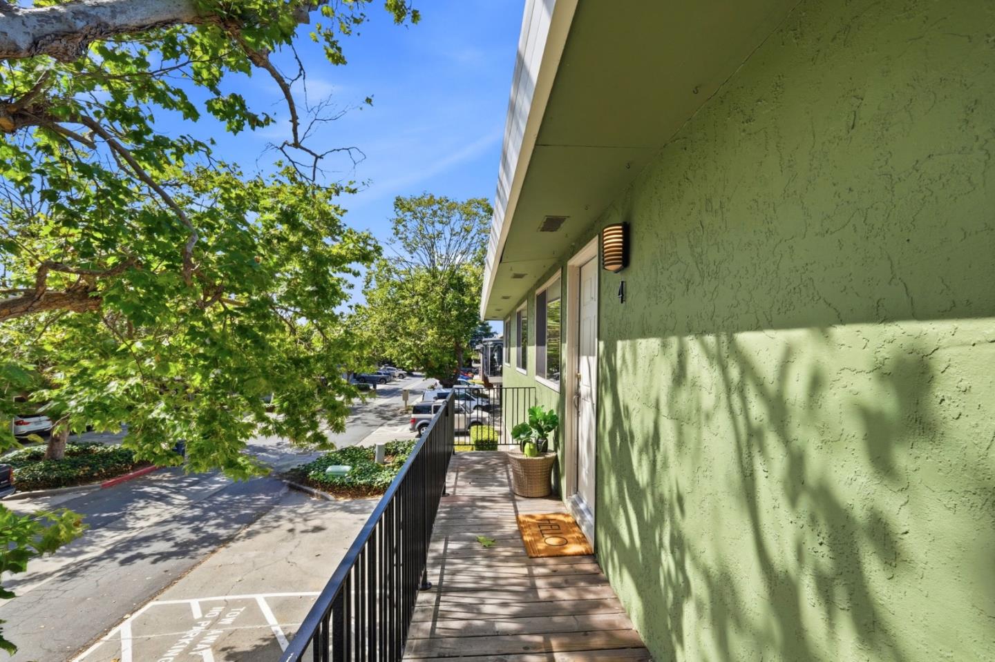 1400 Ruby CT 4