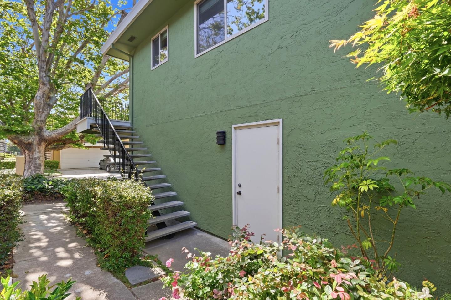 1400 Ruby CT 4