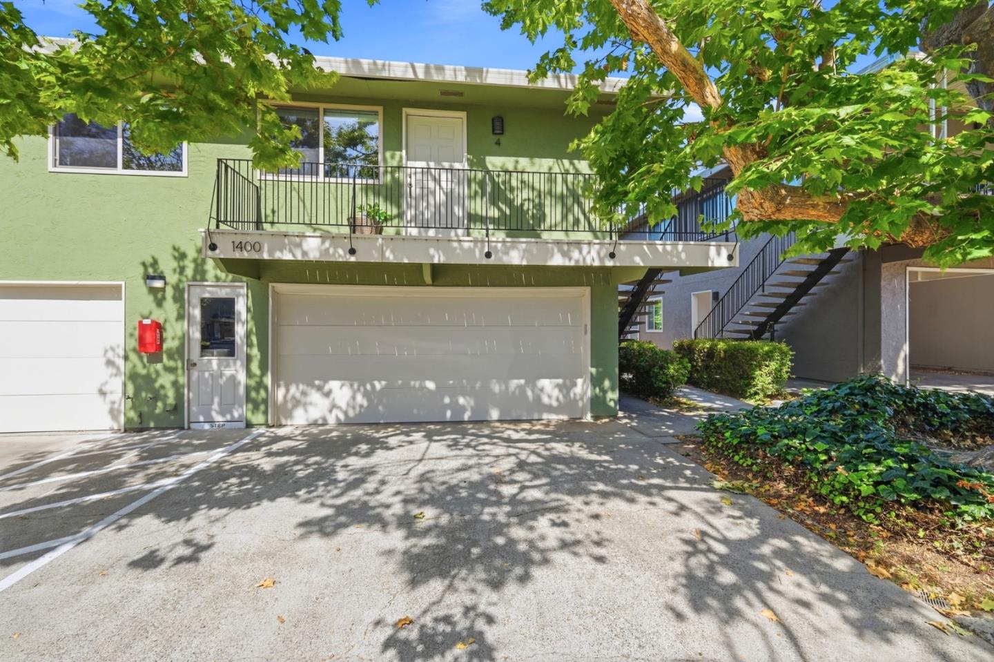 1400 Ruby CT 4