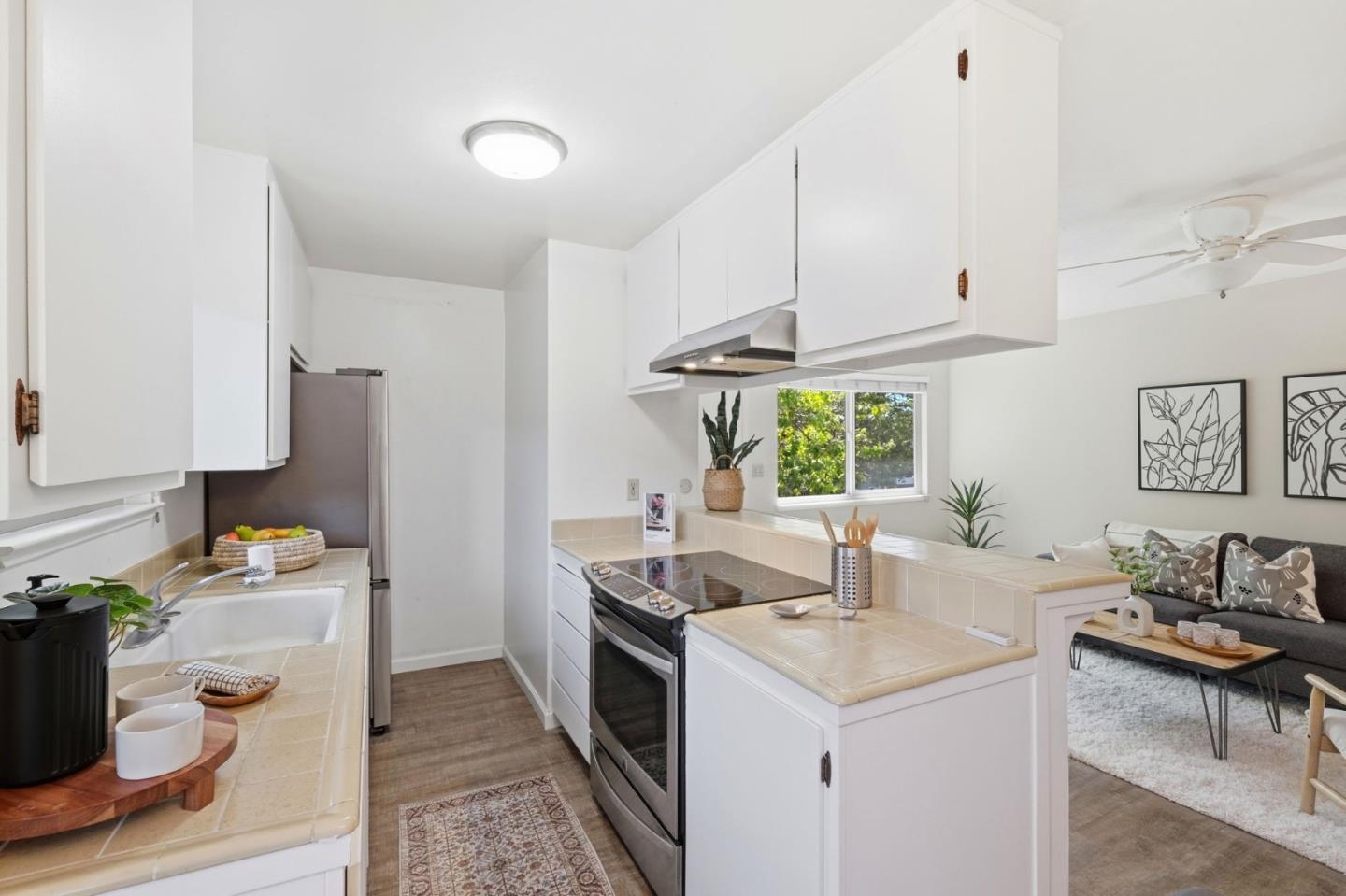 1400 Ruby CT 4