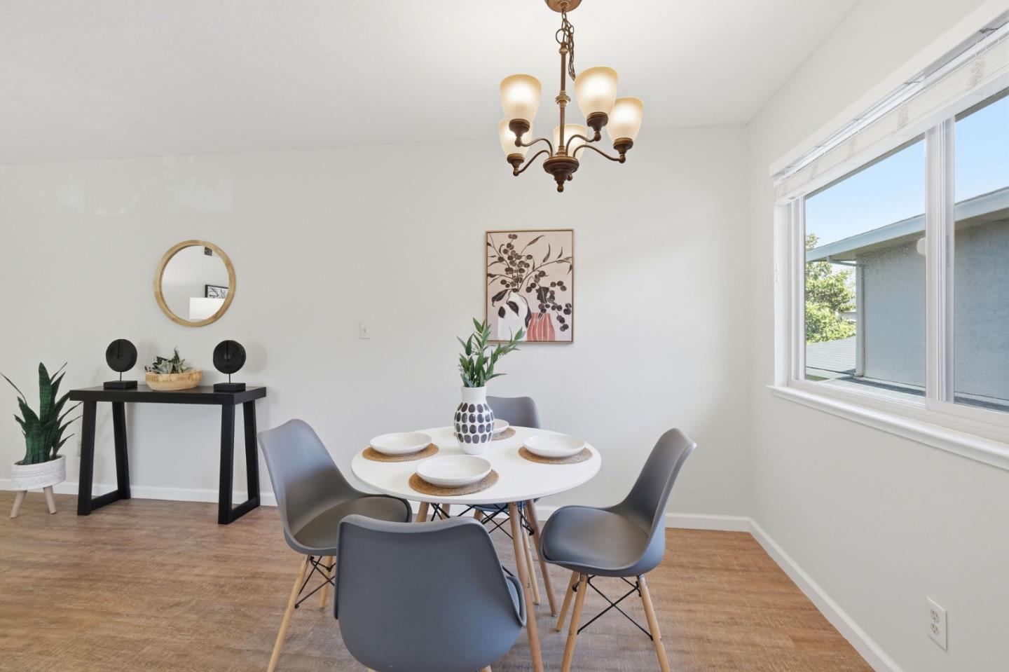 1400 Ruby CT 4
