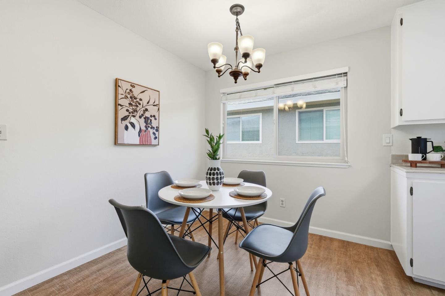 1400 Ruby CT 4