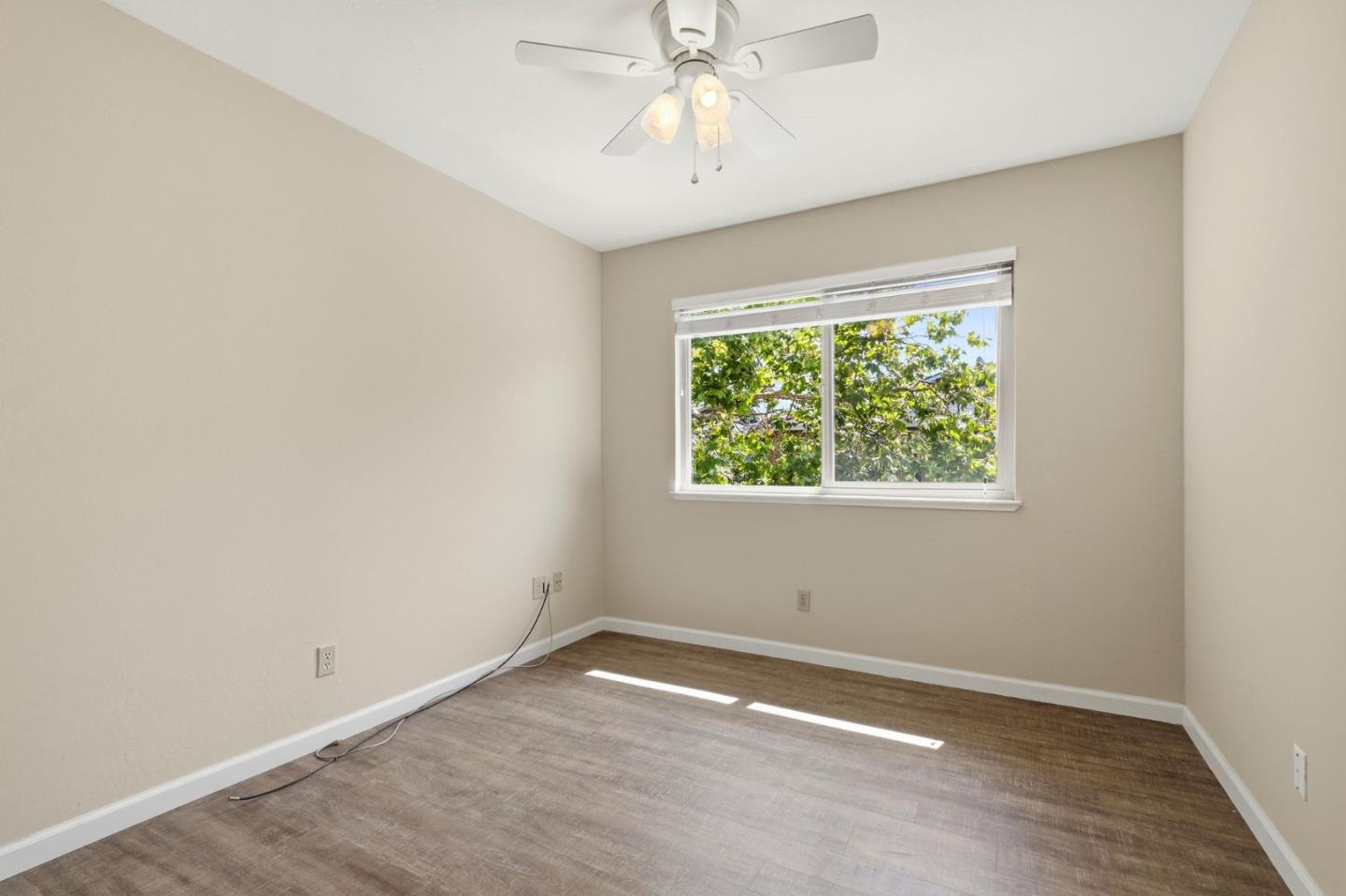 1400 Ruby CT 4