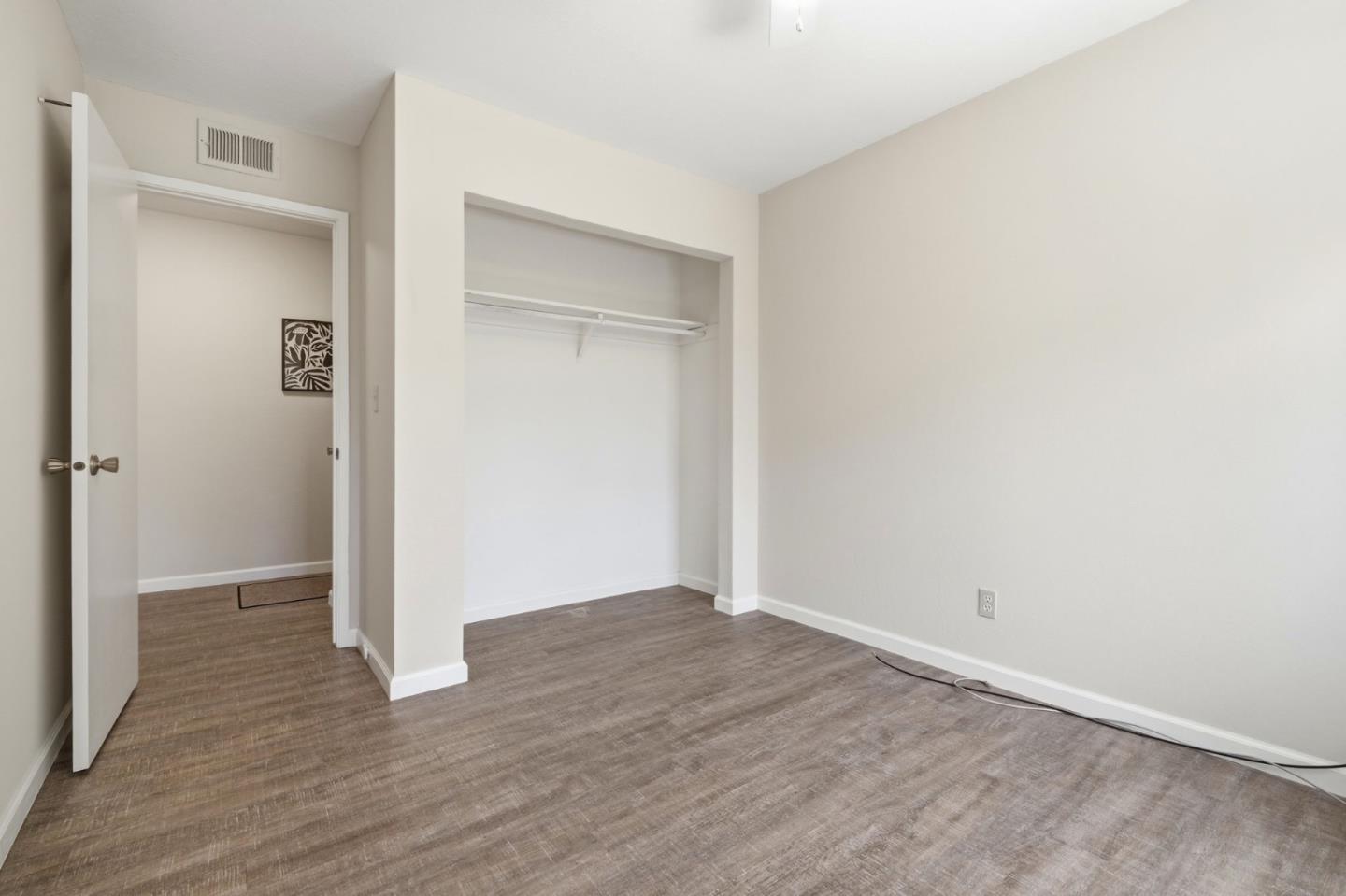 1400 Ruby CT 4