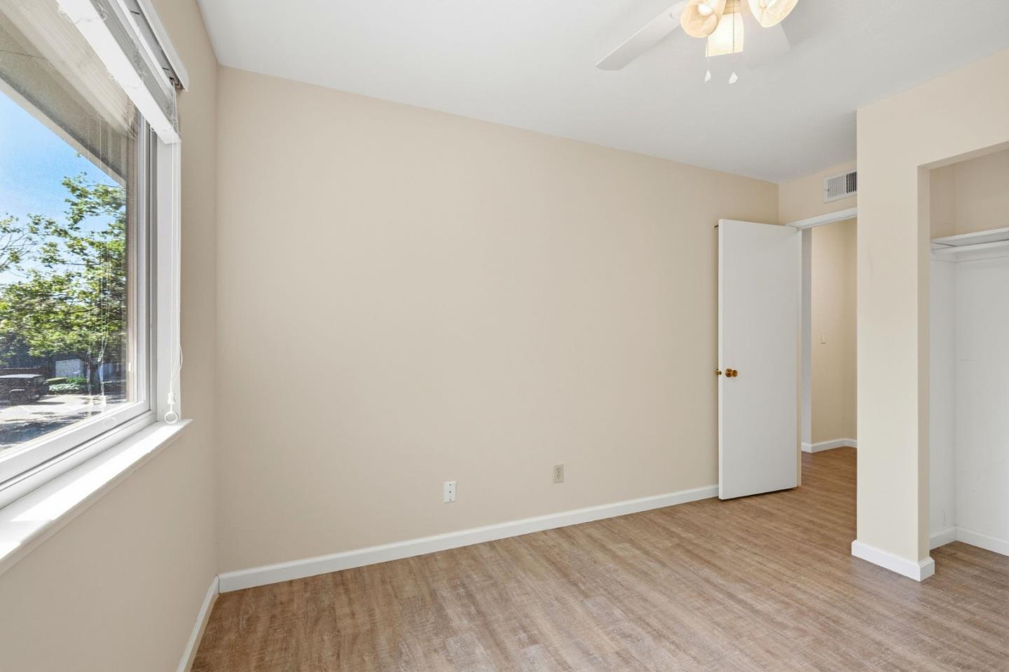 1400 Ruby CT 4