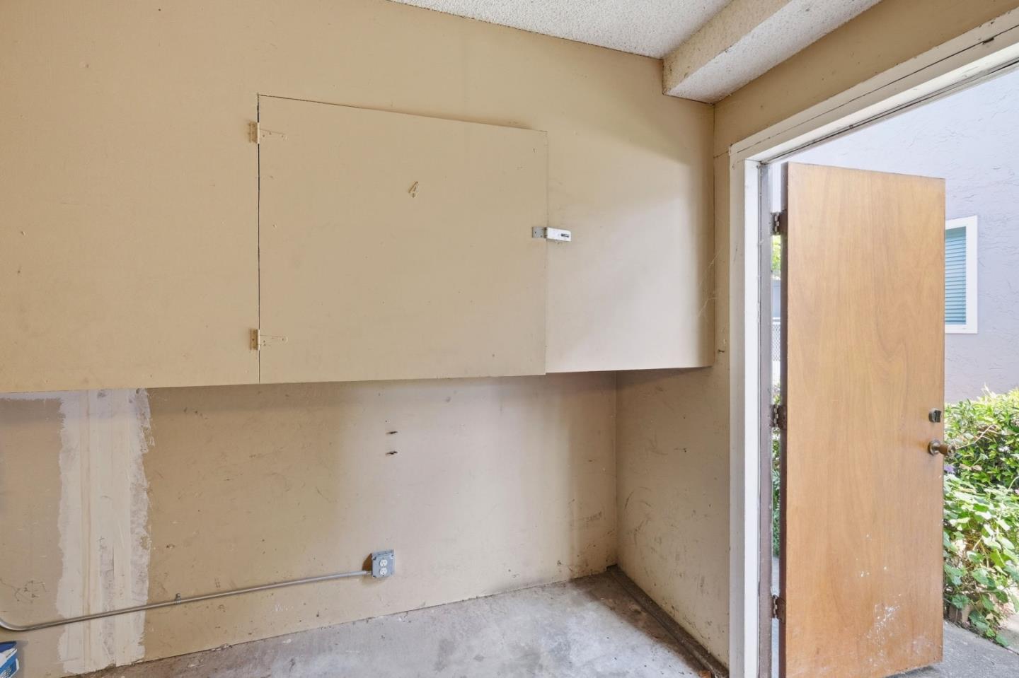 1400 Ruby CT 4