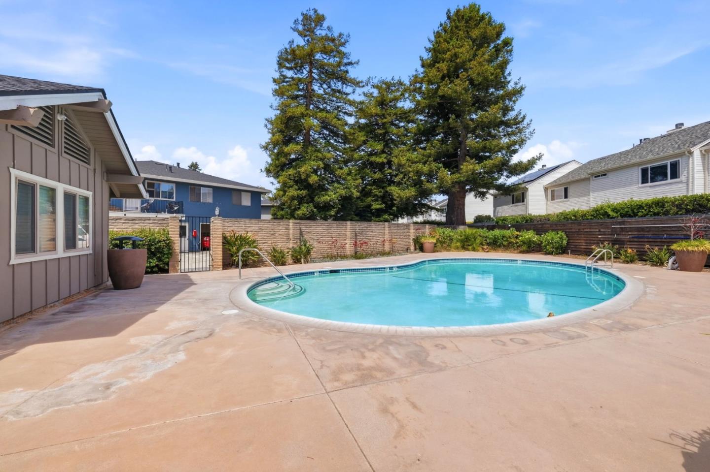 1400 Ruby CT 4