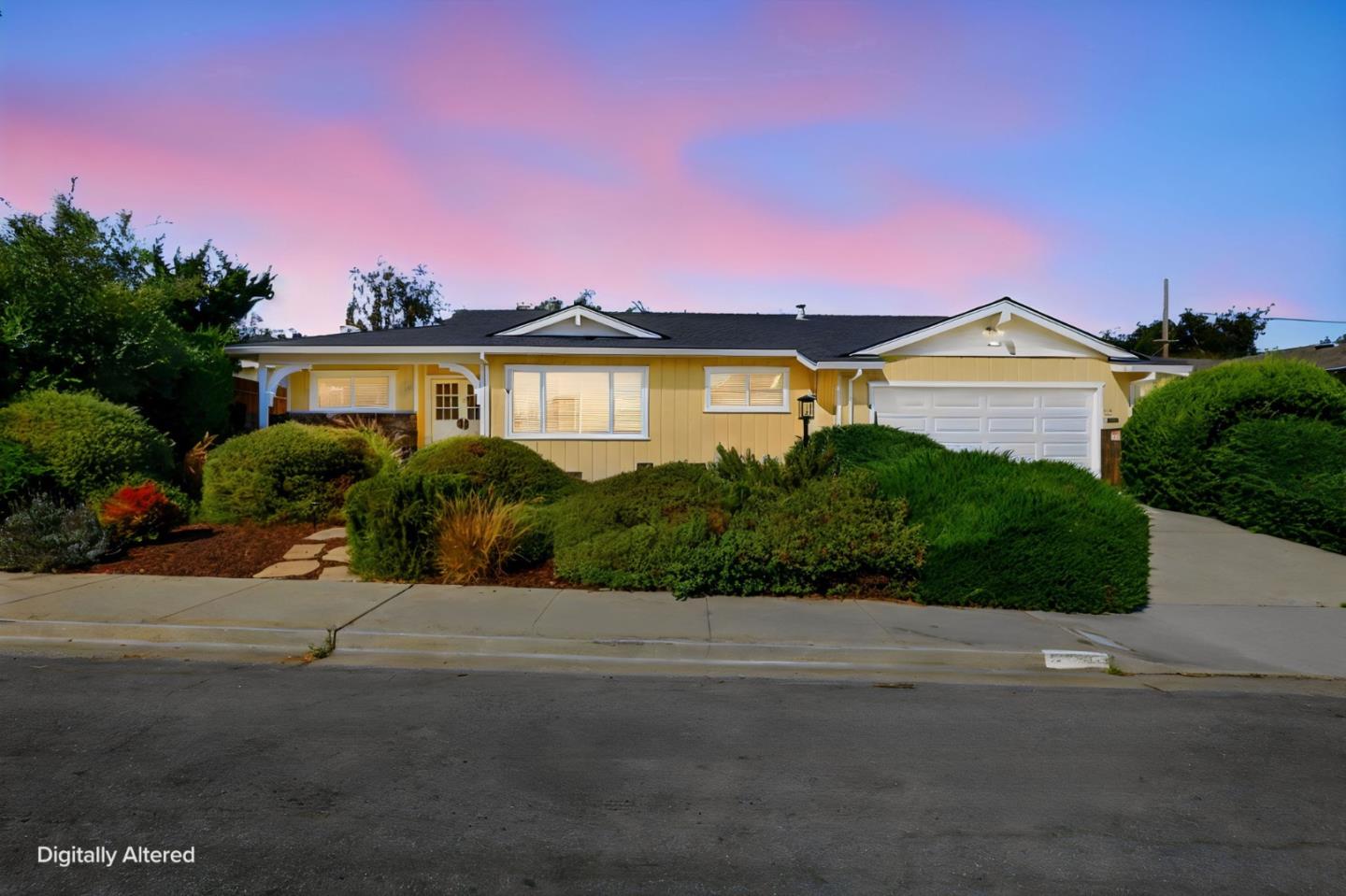 131 Woodcrest PL