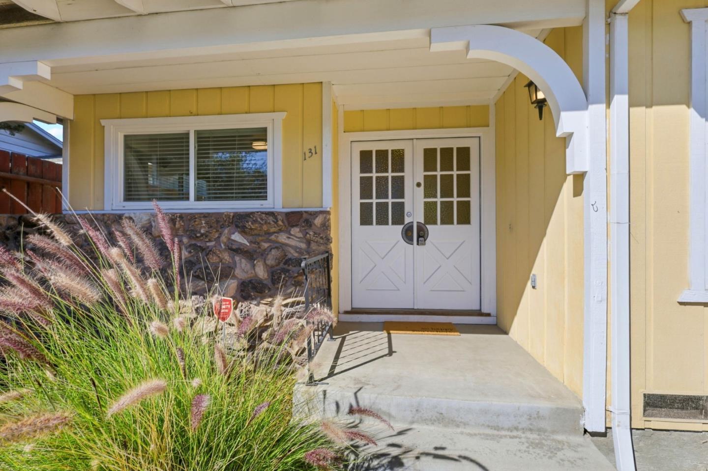 131 Woodcrest PL