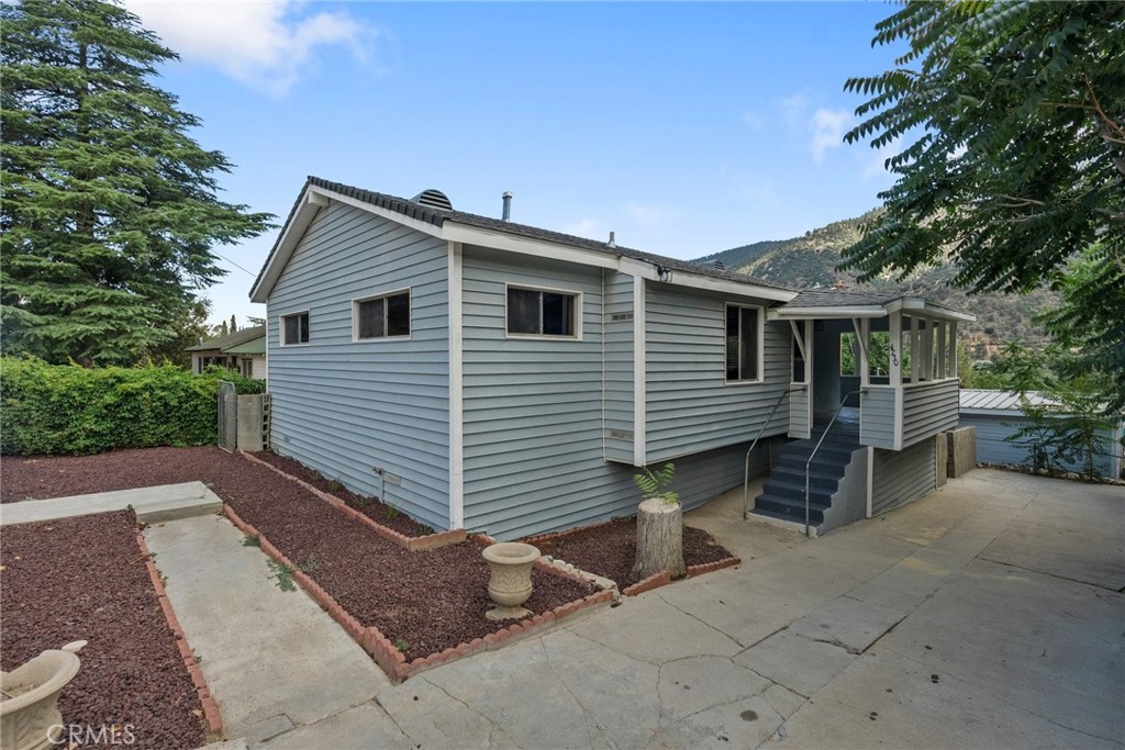 4230 Maple Trail