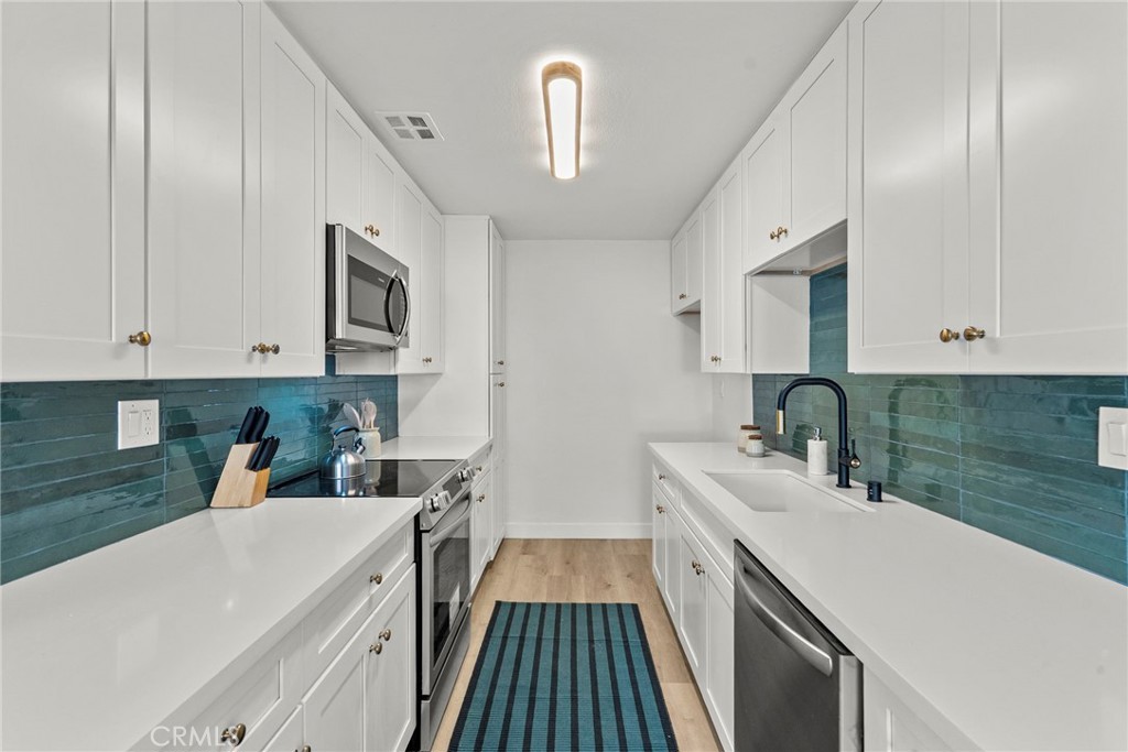 5400 Newcastle 12